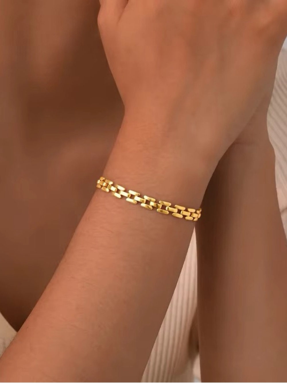 18K Gold Plated Lightweight Geometric Link Bracelet
